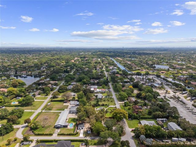 14171 SW 37th Court, Davie, FL 33330