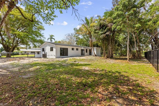 14171 SW 37th Court, Davie, FL 33330