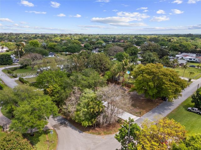 14171 SW 37th Court, Davie, FL 33330