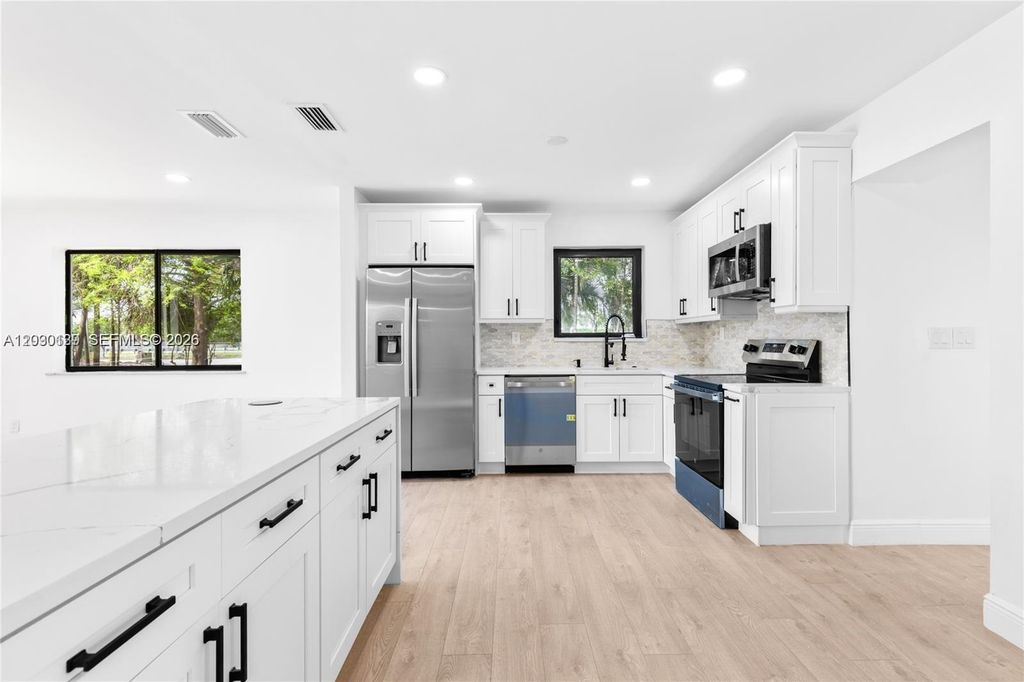 14171 SW 37th Court, Davie, FL 33330