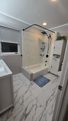 206 E Clay Ave, Roselle Park Boro, NJ 07204