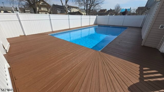 206 E Clay Ave, Roselle Park Boro, NJ 07204