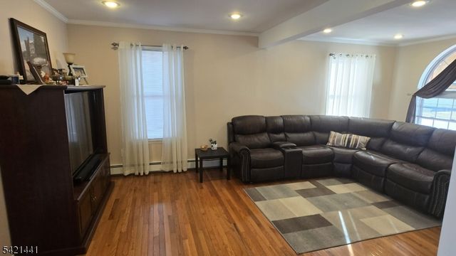 206 E Clay Ave, Roselle Park Boro, NJ 07204