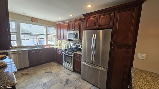206 E Clay Ave, Roselle Park Boro, NJ 07204