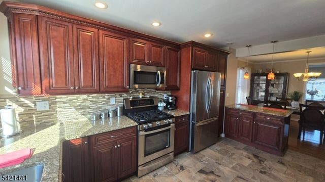 206 E Clay Ave, Roselle Park Boro, NJ 07204