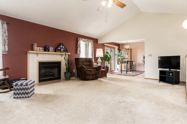 6159 UPPER RIDGE Way, Roscoe, IL 61073