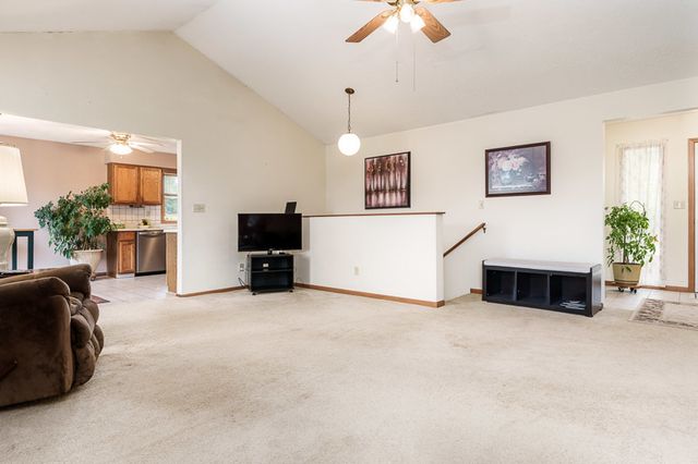 6159 UPPER RIDGE Way, Roscoe, IL 61073