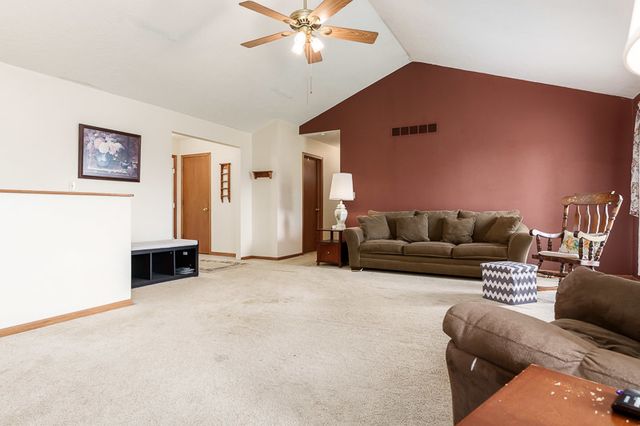 6159 UPPER RIDGE Way, Roscoe, IL 61073