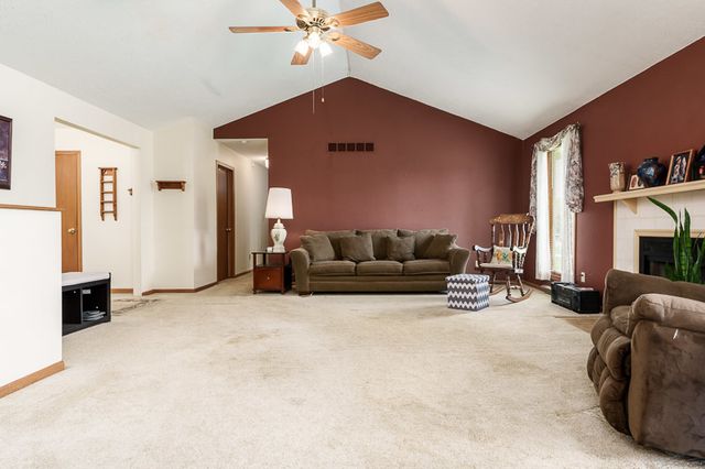 6159 UPPER RIDGE Way, Roscoe, IL 61073