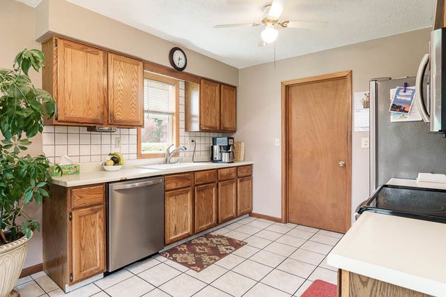 6159 UPPER RIDGE Way, Roscoe, IL 61073