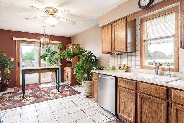 6159 UPPER RIDGE Way, Roscoe, IL 61073