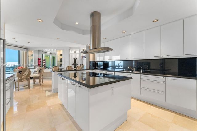 430 Grand Bay Drive 1103, Key Biscayne, FL 33149