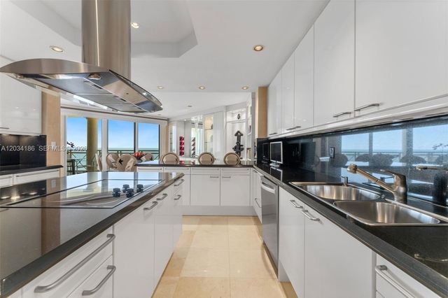 430 Grand Bay Drive 1103, Key Biscayne, FL 33149
