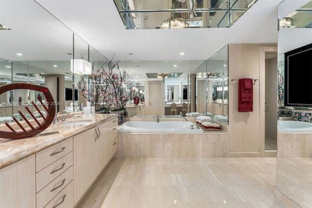 430 Grand Bay Drive 1103, Key Biscayne, FL 33149