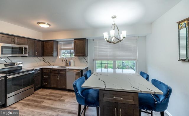 292 HOLLOW BRANCH LN, Yardley, PA 19067