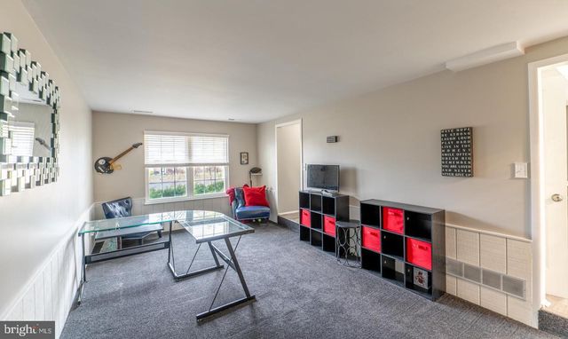 292 HOLLOW BRANCH LN, Yardley, PA 19067