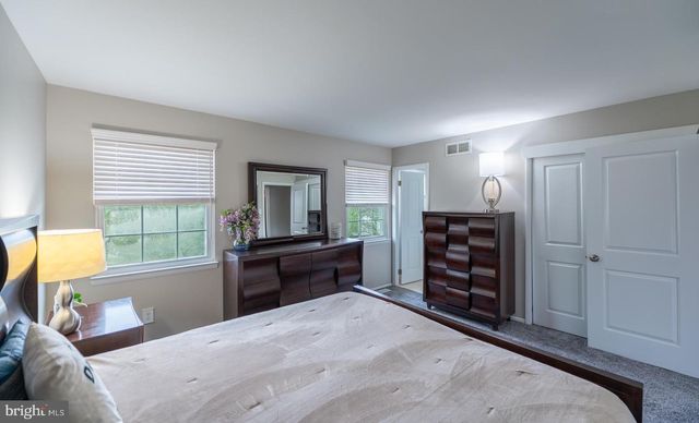 292 HOLLOW BRANCH LN, Yardley, PA 19067