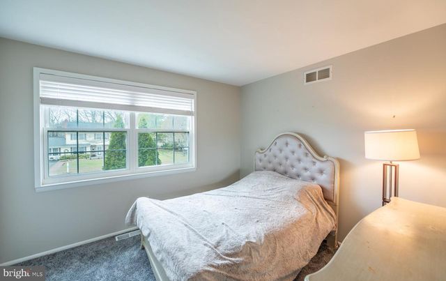 292 HOLLOW BRANCH LN, Yardley, PA 19067