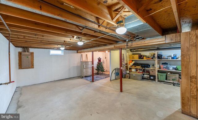 292 HOLLOW BRANCH LN, Yardley, PA 19067