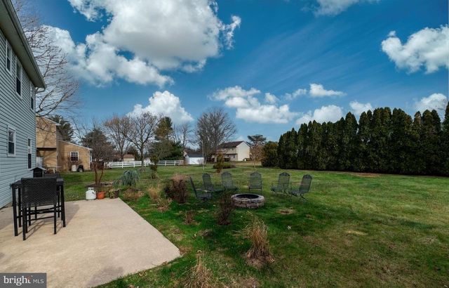 292 HOLLOW BRANCH LN, Yardley, PA 19067