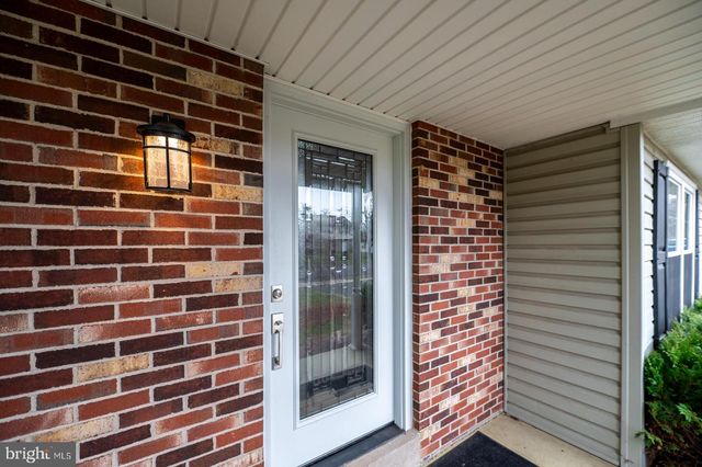 292 HOLLOW BRANCH LN, Yardley, PA 19067