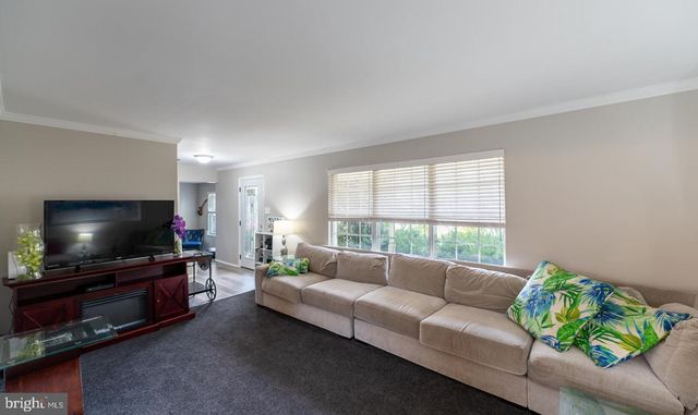 292 HOLLOW BRANCH LN, Yardley, PA 19067