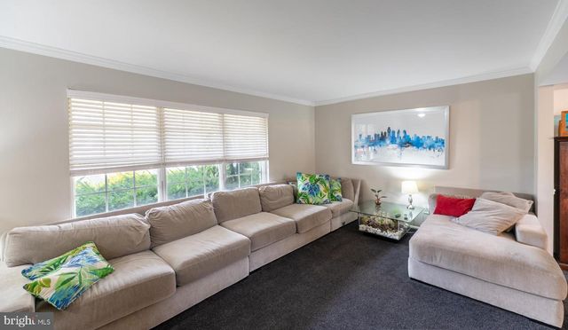 292 HOLLOW BRANCH LN, Yardley, PA 19067