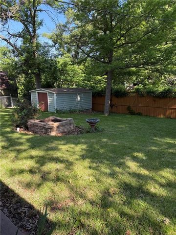 1508 E 18th Terrace, Lawrence, KS 66044