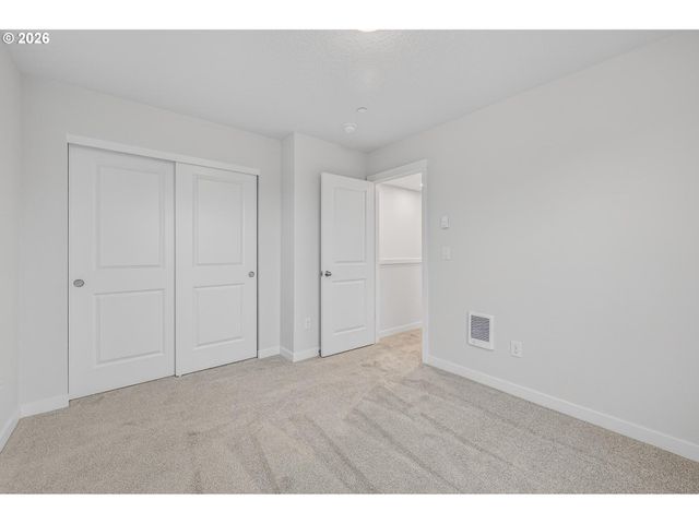 9251 E Burnside St, Portland, OR 97216