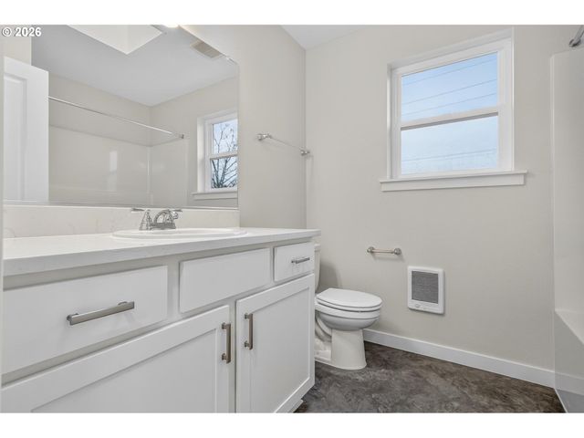 9251 E Burnside St, Portland, OR 97216