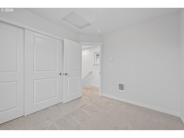 9251 E Burnside St, Portland, OR 97216