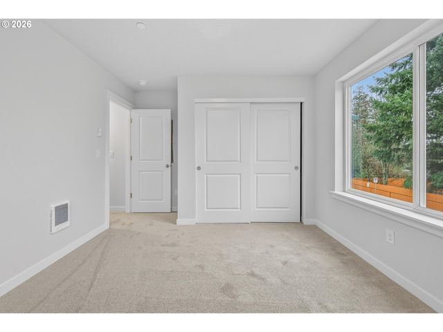 9251 E Burnside St, Portland, OR 97216