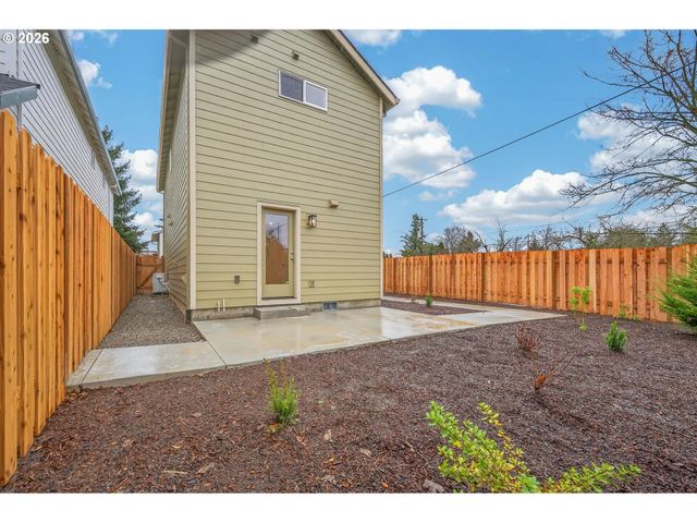 9251 E Burnside St, Portland, OR 97216