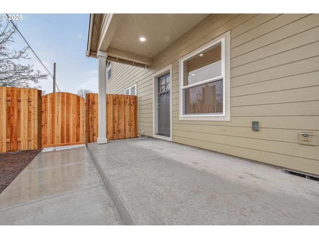 9251 E Burnside St, Portland, OR 97216