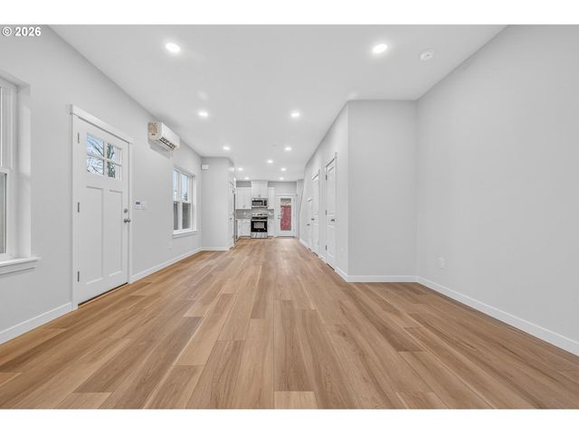 9251 E Burnside St, Portland, OR 97216