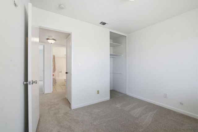 2617 Yuma Cir, Sacramento, CA 95827