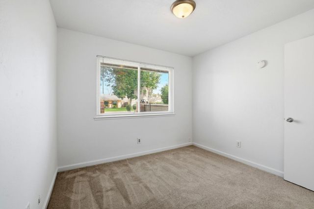 2617 Yuma Cir, Sacramento, CA 95827