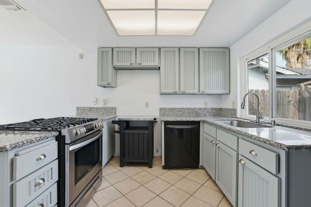 2617 Yuma Cir, Sacramento, CA 95827