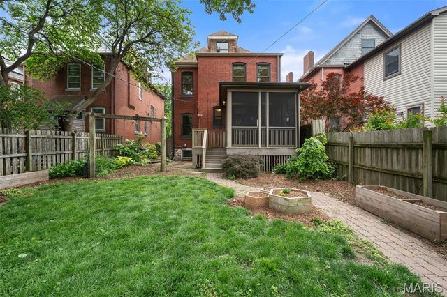 3655 Hartford Street, St Louis, MO 63116