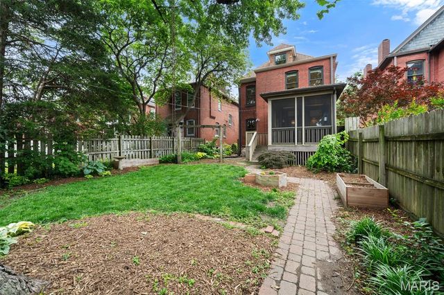 3655 Hartford Street, St Louis, MO 63116