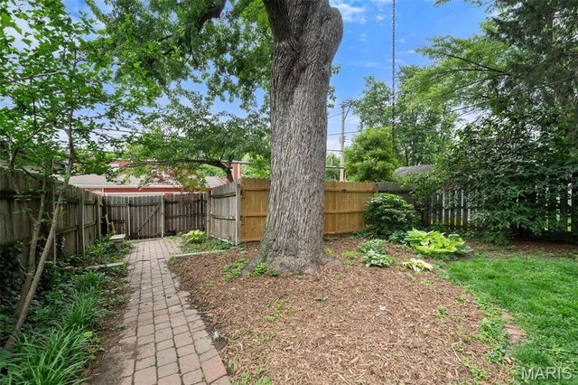 3655 Hartford Street, St Louis, MO 63116