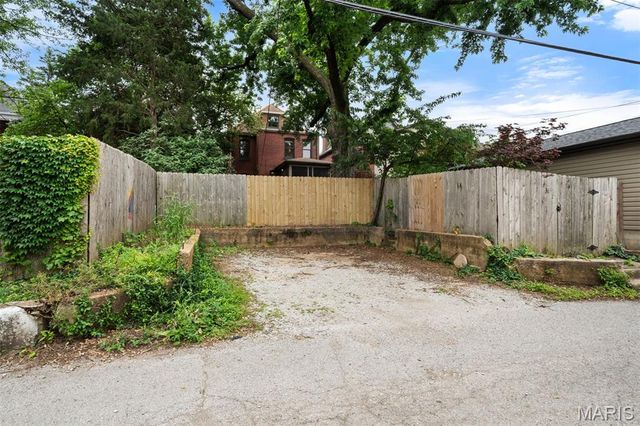 3655 Hartford Street, St Louis, MO 63116