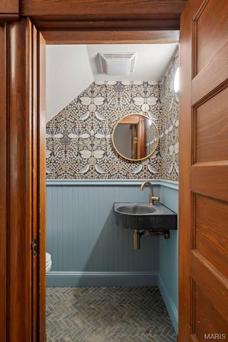3655 Hartford Street, St Louis, MO 63116