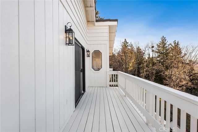 30260 Gremlin Court, Running Springs, CA 92382