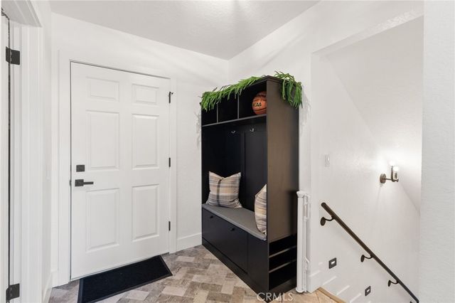 30260 Gremlin Court, Running Springs, CA 92382