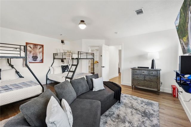 30260 Gremlin Court, Running Springs, CA 92382