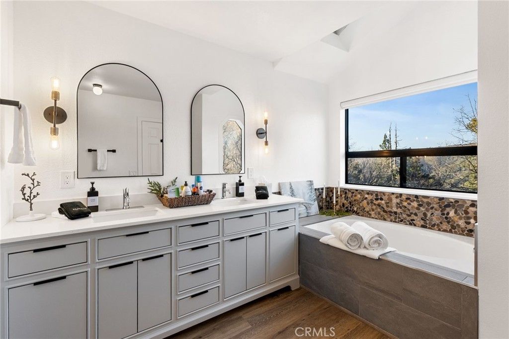 Image 29 of property listing at 30260 Gremlin Court, Running Springs, CA 92382