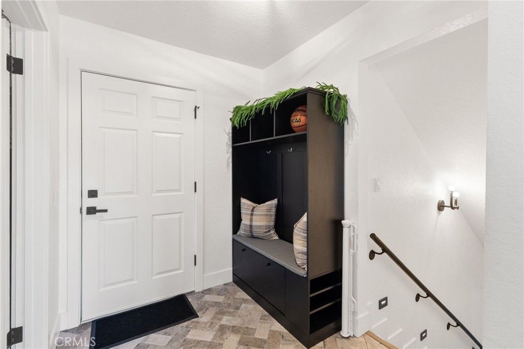 Image 34 of property listing at 30260 Gremlin Court, Running Springs, CA 92382