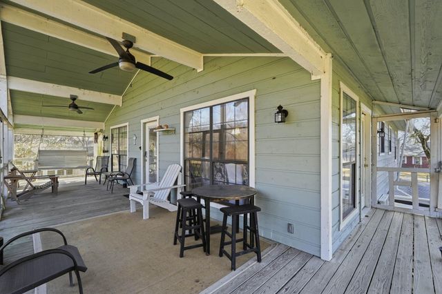 360 S Lakeside Drive, Huntsville, TX 77320