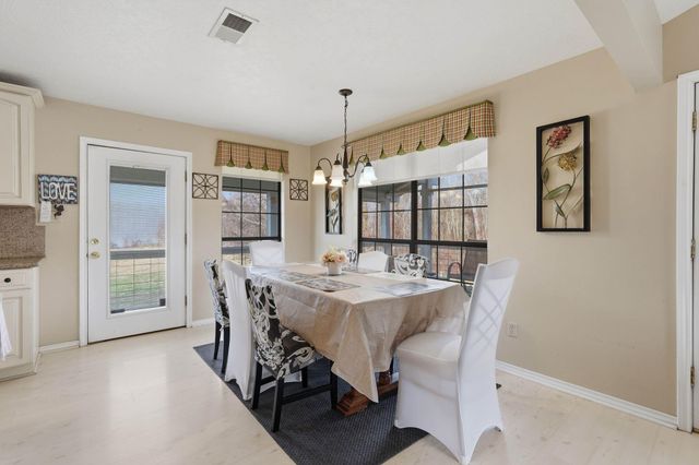 360 S Lakeside Drive, Huntsville, TX 77320